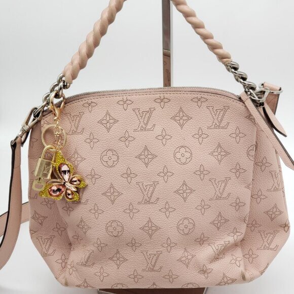 Louis Vuitton Lock & Key with Unbranded Butterfly Charm, Keychain 090925 - Picture 9 of 9